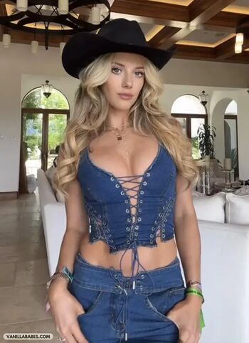 Lindsay Brewer