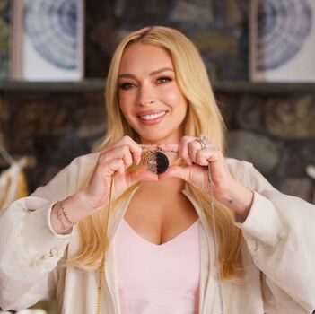 Full leaked Lindsay lohan private onlyfans photo