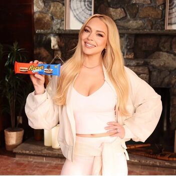 Full leaked Lindsay lohan private onlyfans photo