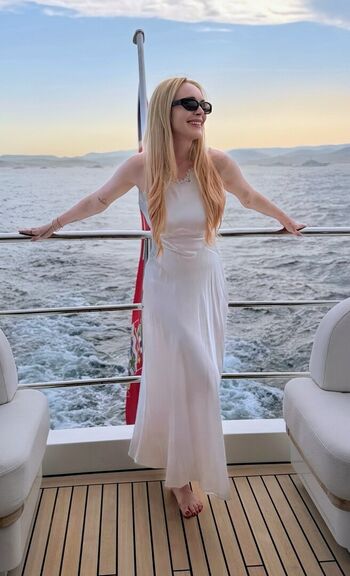 Full leaked Lindsay lohan private onlyfans photo