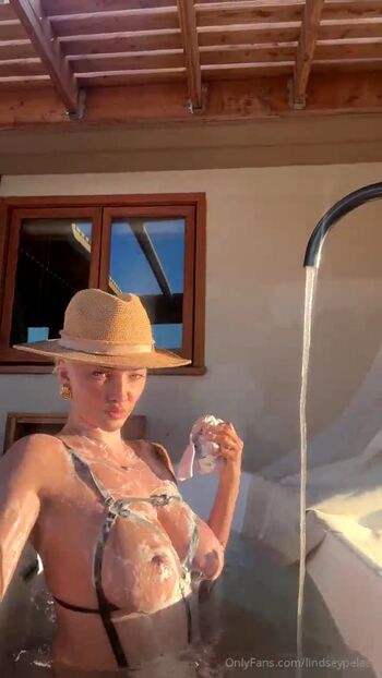 Full leaked Lindsay pelas page private onlyfans photo