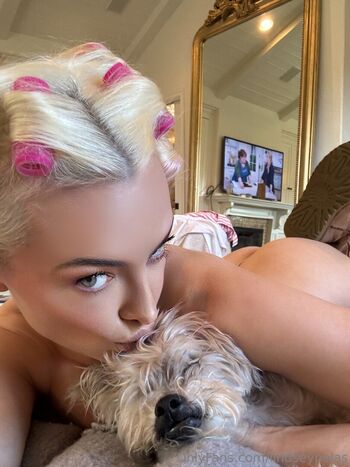 Full leaked Lindsey pelas  page private onlyfans photo