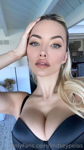 Full leaked Lindsey pelas page private onlyfans photo