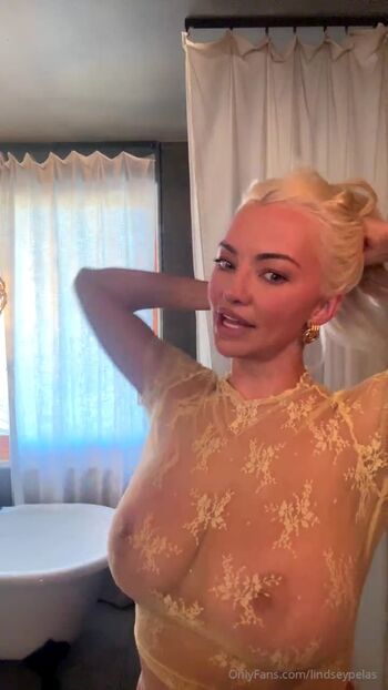 Full leaked Lindsey pelas page private onlyfans photo