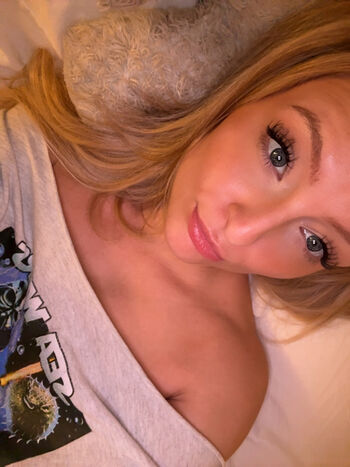 Full leaked Lindshough private onlyfans photo