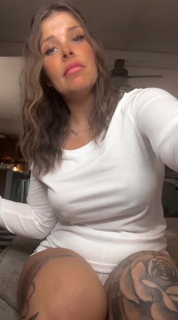 Full leaked Lindzee private onlyfans photo