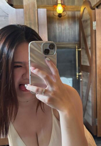 Full leaked Ling  ee page private onlyfans photo