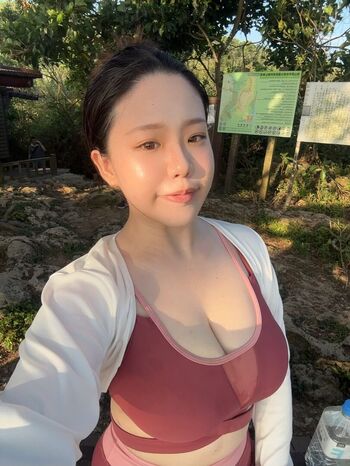 Full leaked Ling  ee page private onlyfans photo