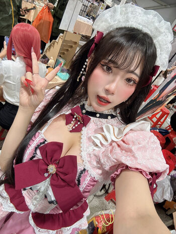 凌晨 Ling Chen / qaws_1109