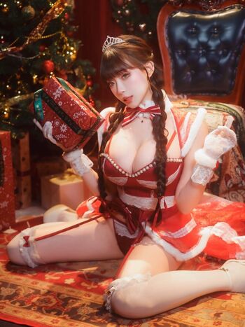 凌晨 Ling Chen / qaws_1109