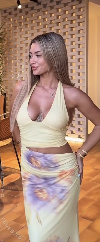 Full leaked Linuschka private onlyfans photo