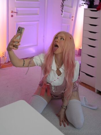 Full leaked Linzor private onlyfans photo
