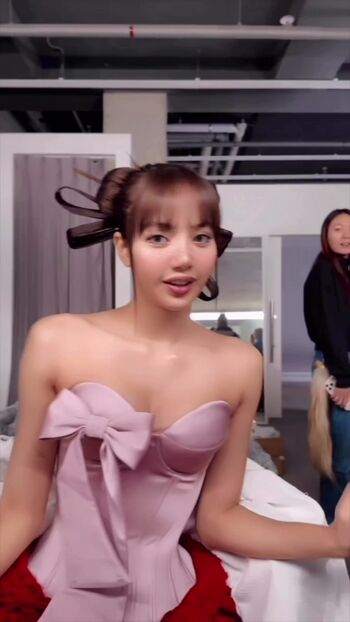 Full leaked Lisa manoban page private onlyfans photo