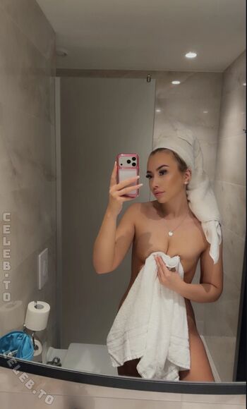 Full leaked Lisaaurelle private onlyfans photo