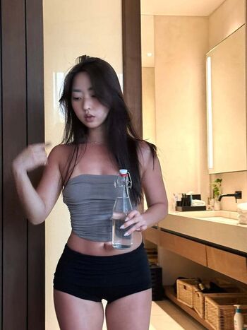 Full leaked Lisahannalee private onlyfans photo