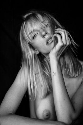 Full leaked Lithuanian girls page private onlyfans photo