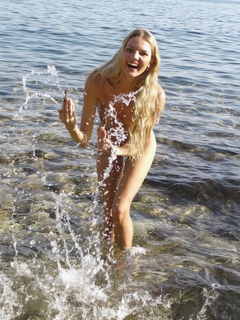 Full leaked Lithuanian girls page private onlyfans photo