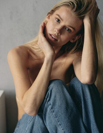 Full leaked Lithuanian girls page private onlyfans photo