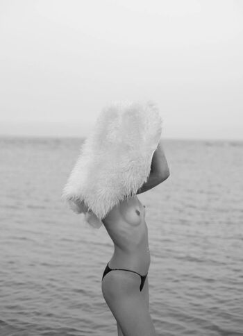 Full leaked Lithuanian girls page private onlyfans photo