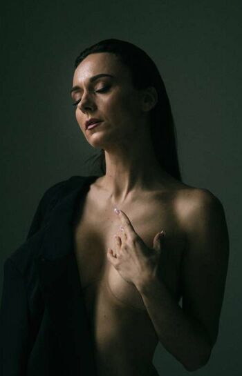 Full leaked Lithuanian girls page private onlyfans photo
