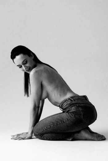 Full leaked Lithuanian girls page private onlyfans photo