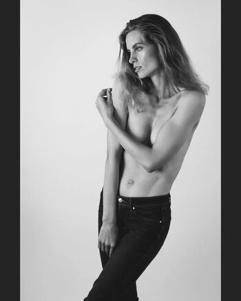 Full leaked Lithuanian girls page private onlyfans photo