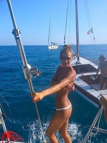 Full leaked Lithuanian girls page private onlyfans photo