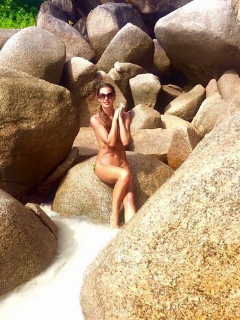 Full leaked Lithuanian girls page private onlyfans photo