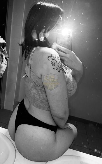 Full leaked Lithuanian girls page private onlyfans photo