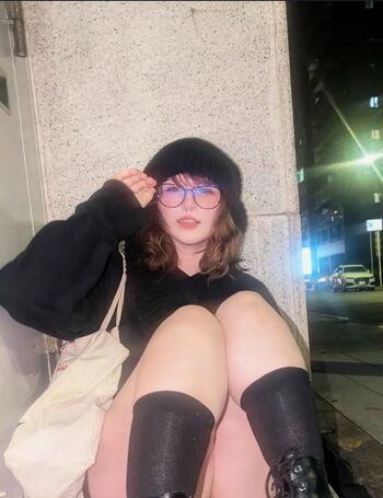 Full leaked Little grey robin private onlyfans photo