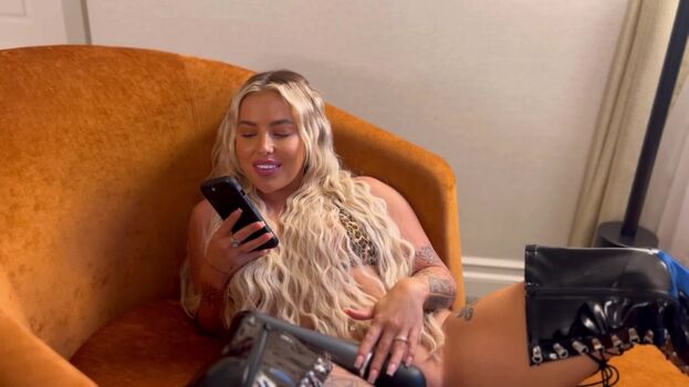 Full leaked Little louise private onlyfans photo