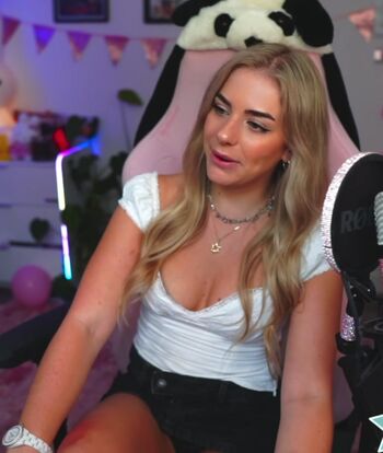 Full leaked Littlebunny x private onlyfans photo