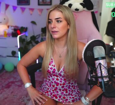 Full leaked Littlebunny x private onlyfans photo