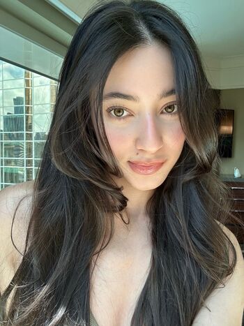 Full leaked Littlemisskhan private onlyfans photo