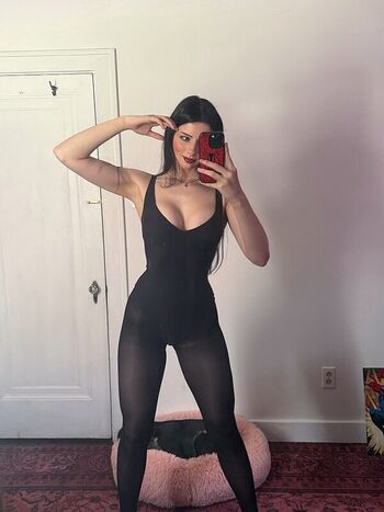 Full leaked Liv littlelivbug private onlyfans photo