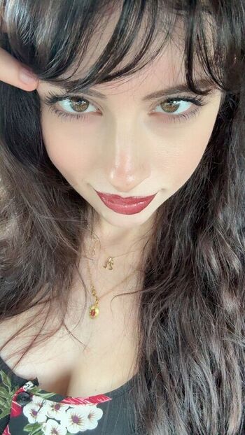 Full leaked Liv littlelivbug private onlyfans photo