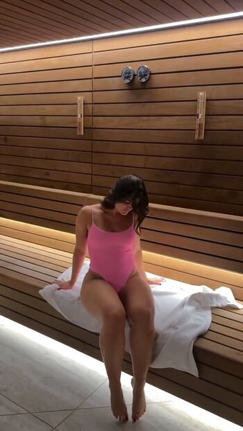 Full leaked Livefitelle page private onlyfans photo