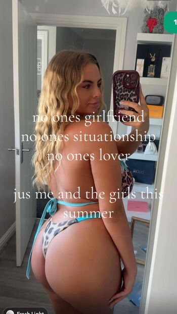 Full leaked Livjoneszz private onlyfans photo