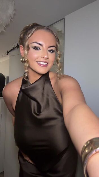 Full leaked Livjoneszz private onlyfans photo