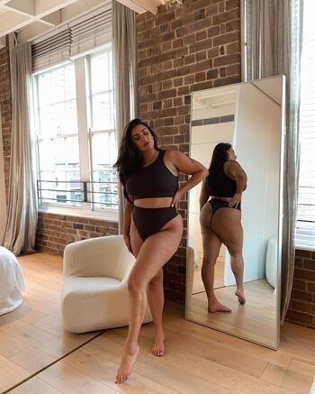 Full leaked Livrah private onlyfans photo