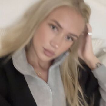 Full leaked Livslifee private onlyfans photo