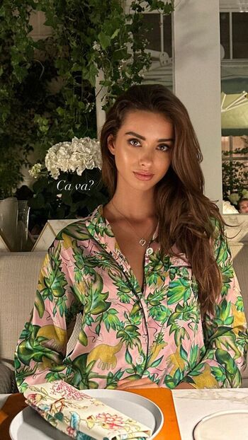 Full leaked Lizakovalenkoo private onlyfans photo