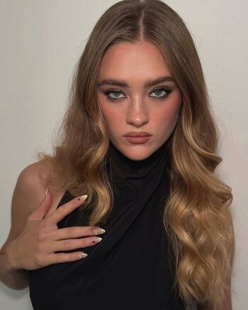Lizzy Greene