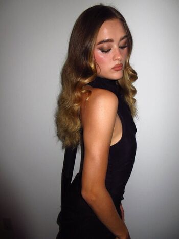 Full leaked Lizzy greene page private onlyfans photo