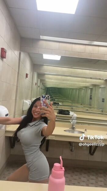 Full leaked Lizzywurst private onlyfans photo