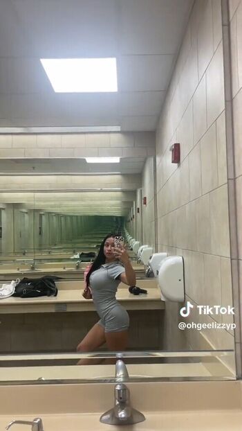 Full leaked Lizzywurst private onlyfans photo