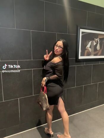 Full leaked Lizzywurst private onlyfans photo