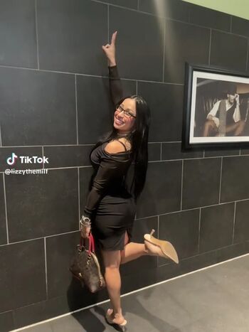 Full leaked Lizzywurst private onlyfans photo