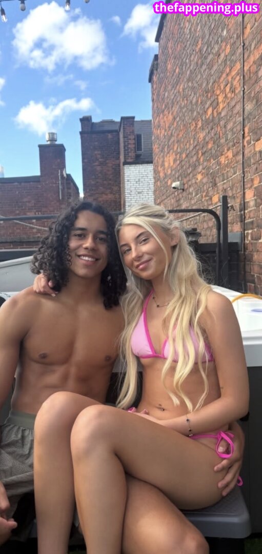 Corey & Llorenna / Llorenna Hodgkinson / corey-and-llorenna / popular Naken OnlyFans Foto #19
