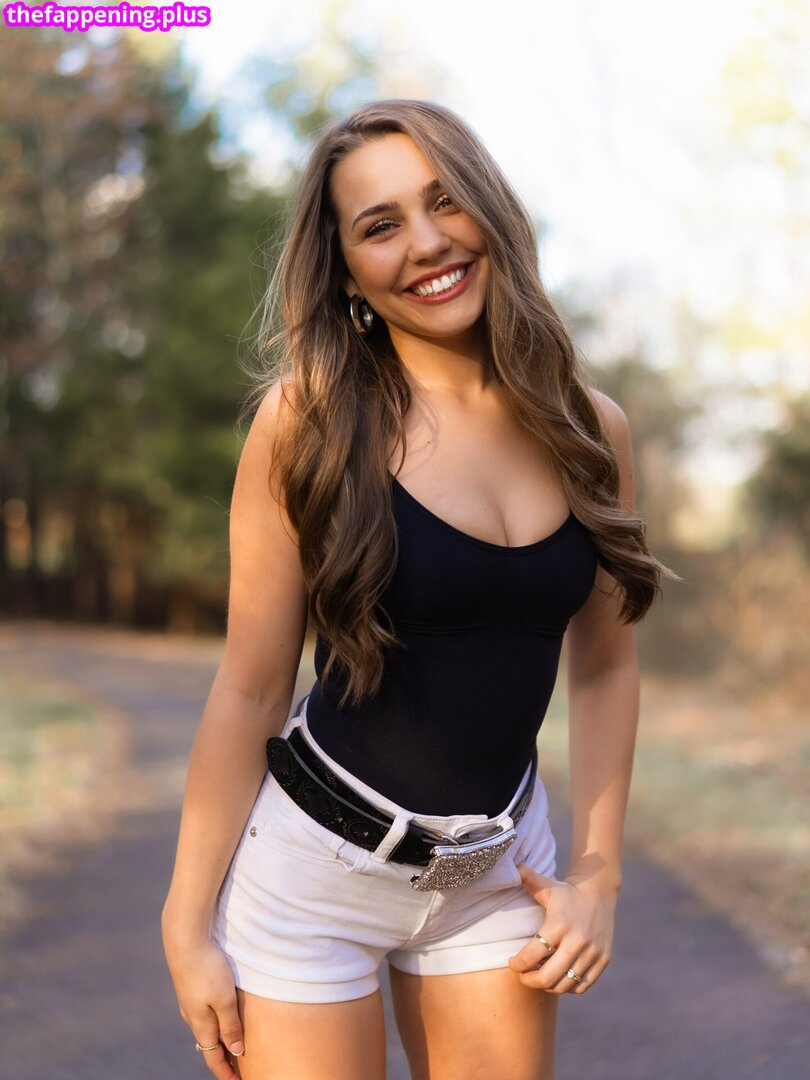 Llyssa Nichole / alyyssanicole / llyssanicholee Naken OnlyFans Foto #5